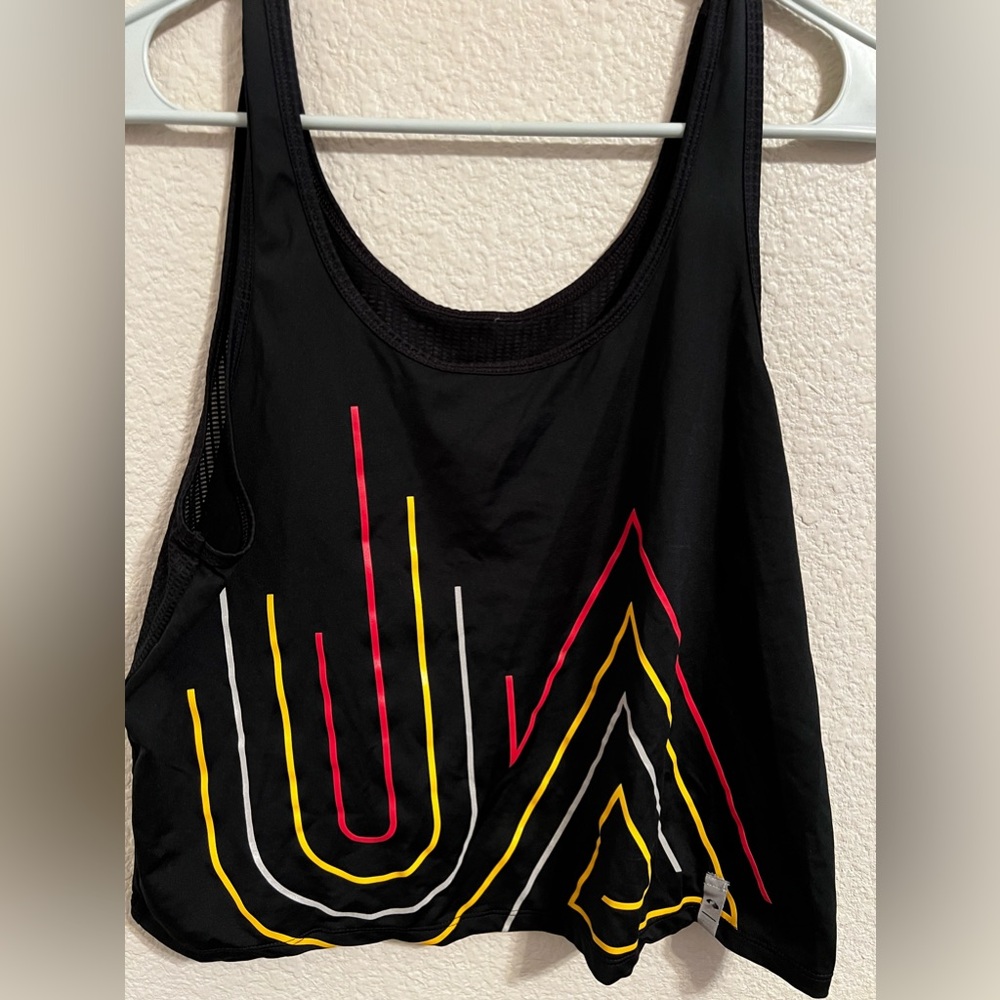 CROP TOP LOT 🛍️ Size XS (3 Tops)